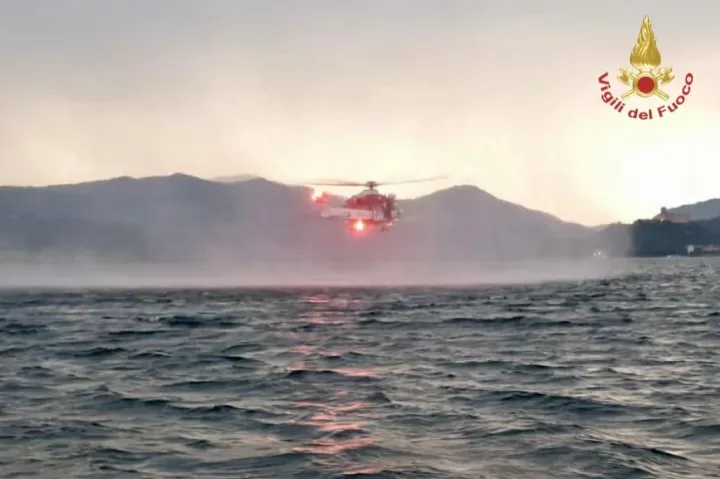 A viharos széltől elsüllyedt egy turistahajó Olaszországban, négyen meghaltak