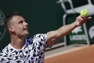 Djoković lesz Fucsovics ellenfele a Roland Garroson