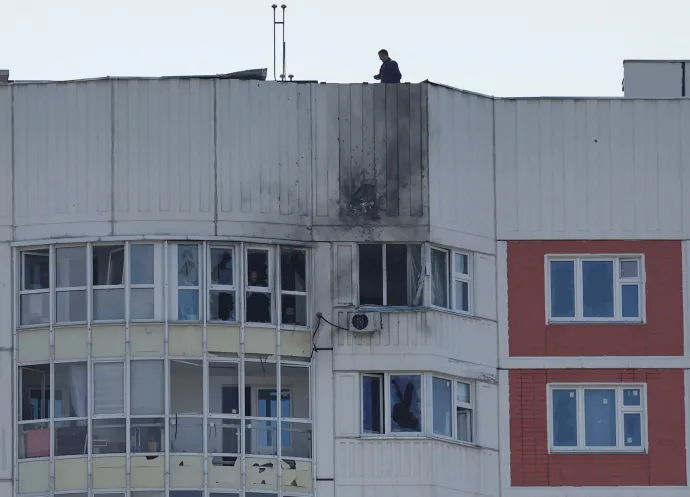 Dróntámadás során megsérült lakóház Moszkvában, Oroszországban, 2023. május 30-án – Fotó: Maxim Shemetov / Reuters