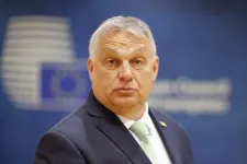 Nagy a verseny a kormánypártiak között, hogy ki köszönti fel előbb Orbán Viktort a születésnapján, többen egy nappal előre dolgoztak