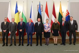 Rogán államtitkára Ukrajna jövőbeni NATO-tagságáról tárgyalt Varsóban