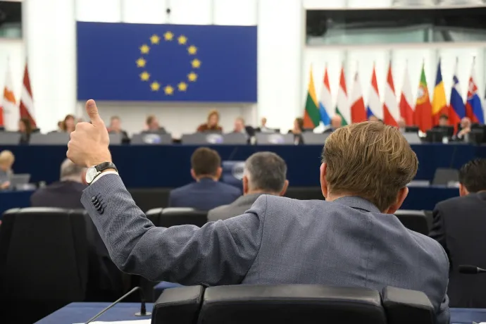 Európa, a demokrácia és ezek jövője is rendkívül törékeny