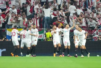 Tizenegyesekkel nyerte a Sevilla a budapesti El-döntőt, Mourinho először bukott el