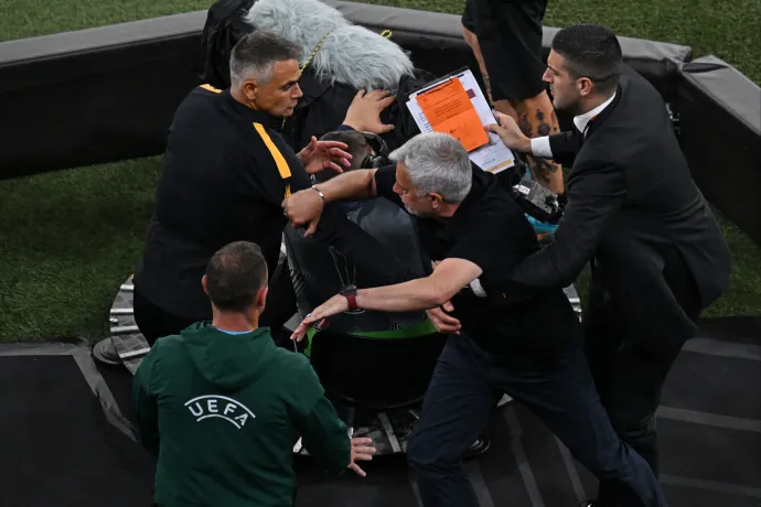 Mourinho a parkolóban is ráförmedt a bíróra a budapesti El-döntő után: Kibaszott szégyen vagy
