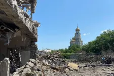 Ukrán hatóságok: Egy ember meghalt, három megsérült a Herszon elleni orosz támadásokban