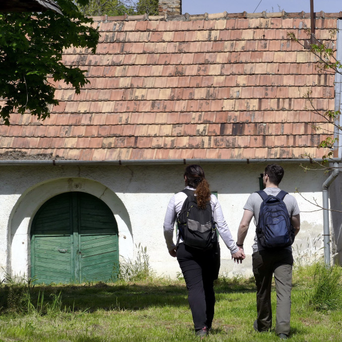 A szállodák és panziók már túl drágák, olcsóbb szállásokat keresnek a belföldön pihenők