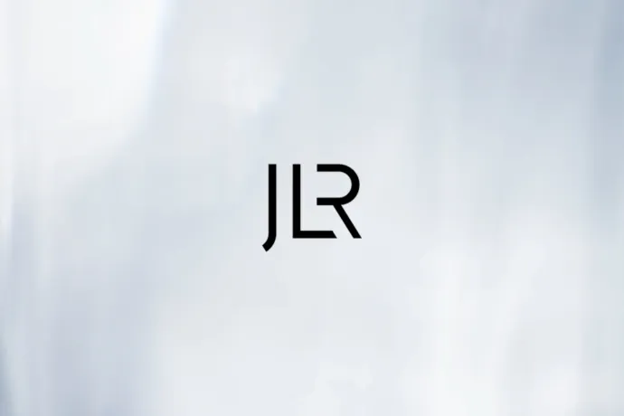 Bemutatta új „JLR” logóját a Jaguar Land Rover márka