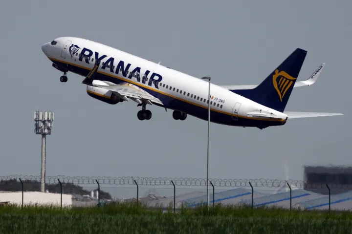 Törölte a bíróság a Ryanair 300 milliós bírságát, a fővárosi kormányhivatal a döntés felülvizsgálatát kéri