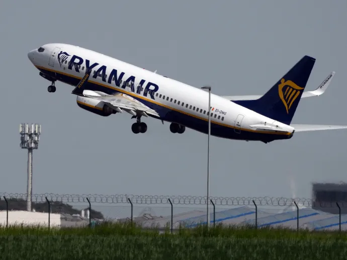 Törölte a bíróság a Ryanair 300 milliós bírságát, a fővárosi kormányhivatal a döntés felülvizsgálatát kéri