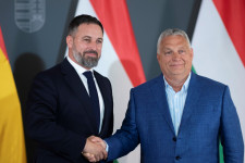 Orbán a jobboldali internacionálé áttörését várja a spanyol radikálisoktól