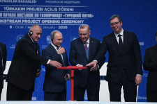 Nem egyértelműen jó hír Magyarországnak a gázár összeomlása, mi lesz a legfontosabb vezetékünkkel?