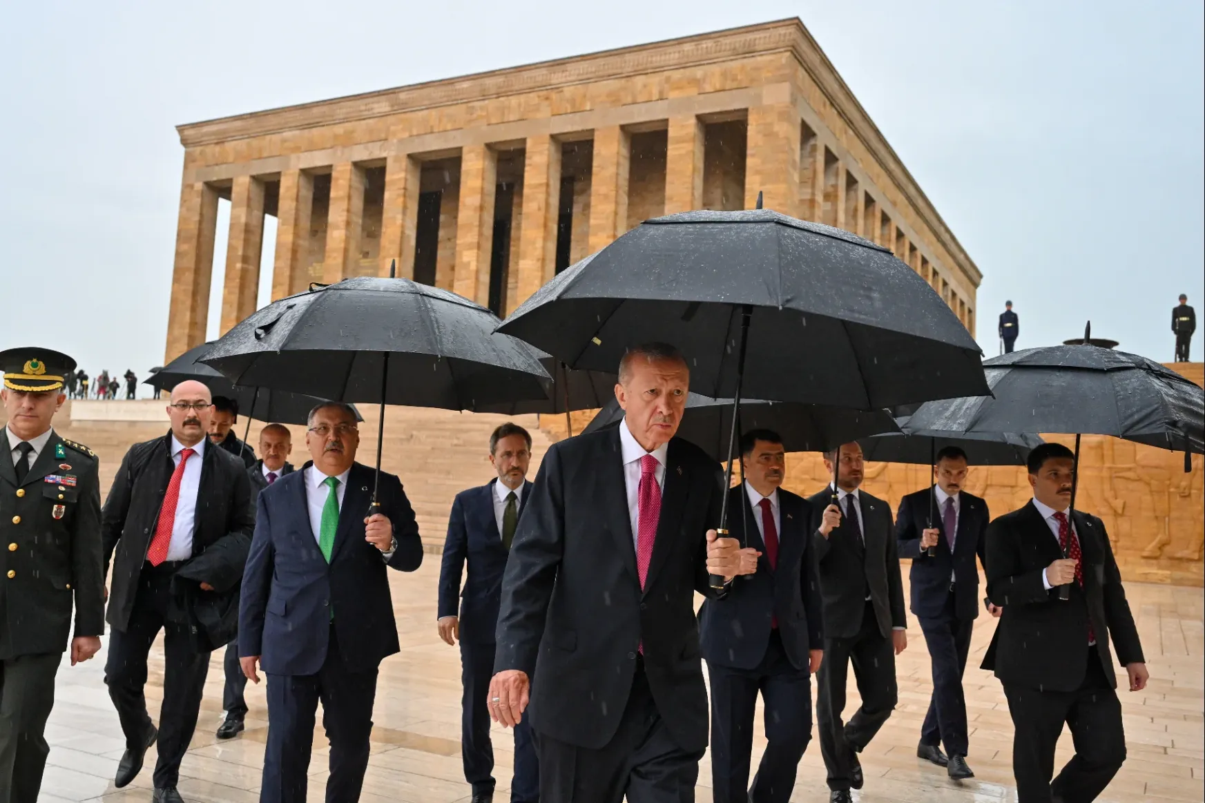 Erdoğan szinte az összes miniszterét lecserélte, elismert közgazdász érkezik a kormányába
