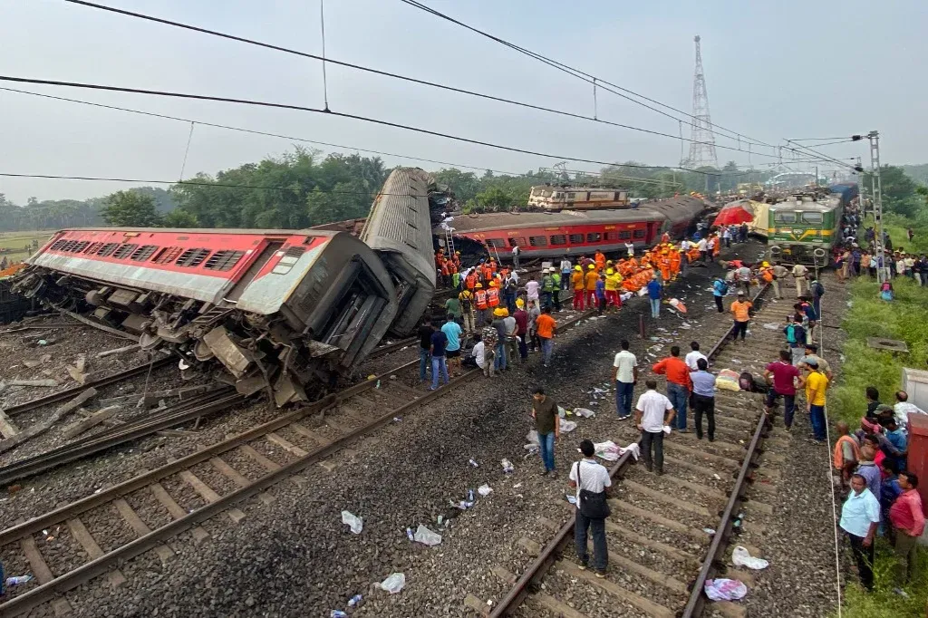 Jelzőrendszeri hiba okozhatta a halálos vonatbalesetet Indiában