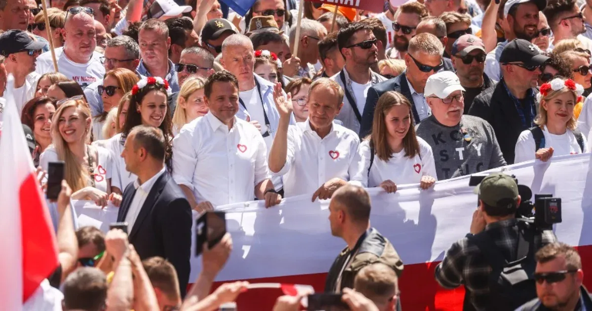 Nearly half a million people took part in an anti-government demonstration in Warsaw