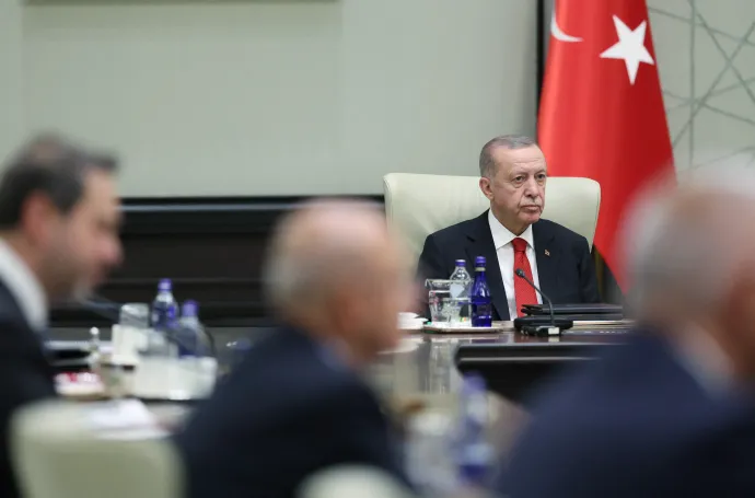 Recep Tayyip Erdoğan török elnök Ankarában egy kormányülésen 2023. június 6-án – Fotó: Presidential Press Office / Handout via Reuters