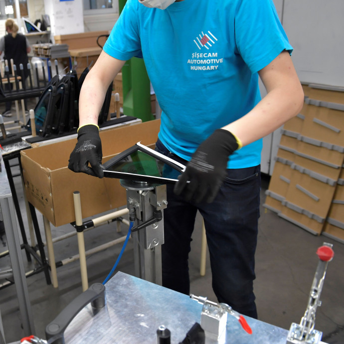 Csak az autóipar megy Magyarországon