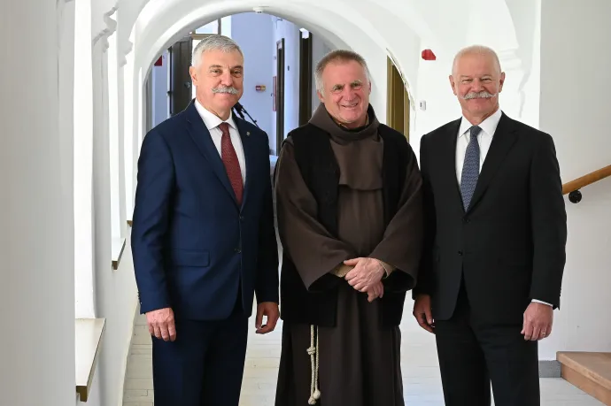 Csák János: A magyar állam erőn felül segít a kultúra területén, de el kell kerülnünk a közlegelők tragédiáját