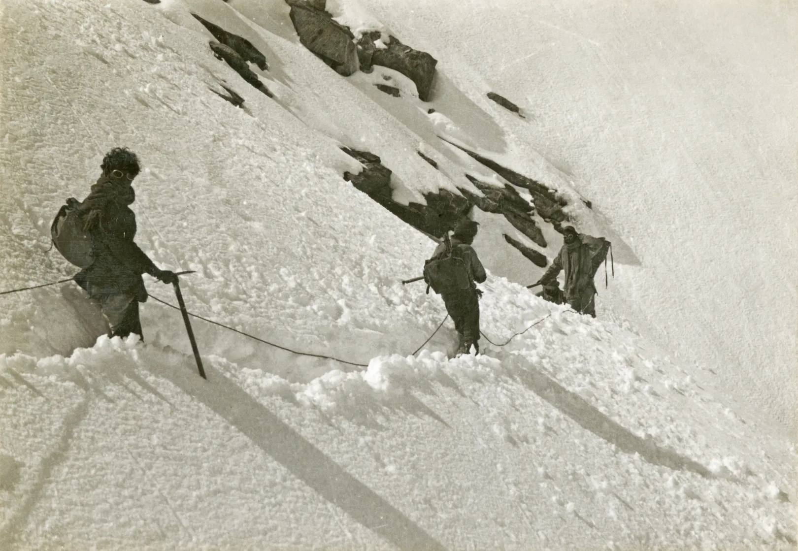 Résztvevők az 1921-es expedíción az Everesttől keletre fekvő Kama-völgyben – Fotó: George Leigh Mallory / Royal Geographical Society / Getty Images