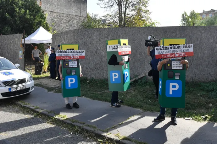 A Fidesz főpolgármester-jelöltet, az ellenzék az együttműködés formáját keresi egy évvel a választás előtt