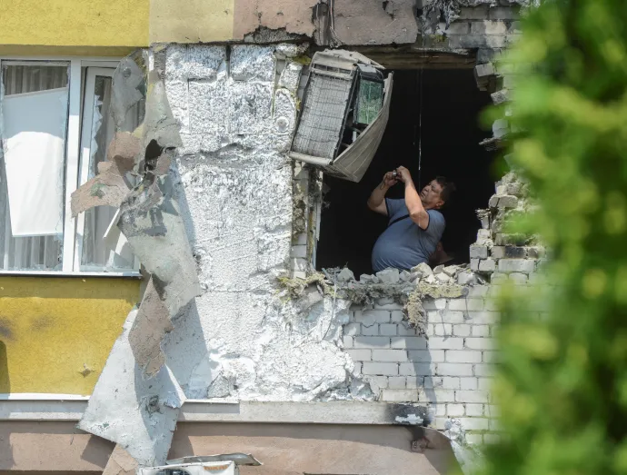 Dróntámadásban megrongálódott lakóház az oroszországi Voronyezsben 2023. június 9-én – Fotó: Vladimir Lavrov / Reuters