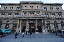 Kivételezett egy diákkal a Corvinus két oktatója, de megúszták