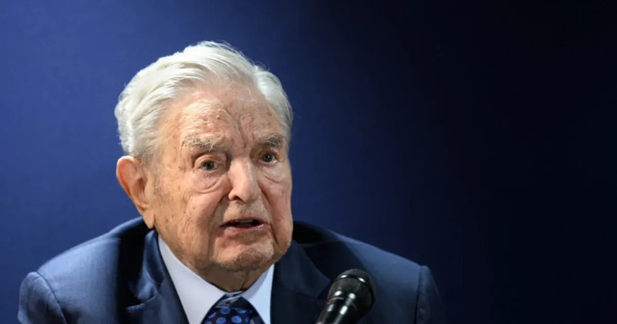 A 92 éves Soros György átadja pénzügyi birodalma irányítását a fiának