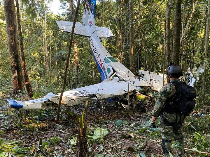 El Cessna 206 estrellado el 19 de mayo de 2023 - Foto: Fuerzas Militares de Colombia/Reuters