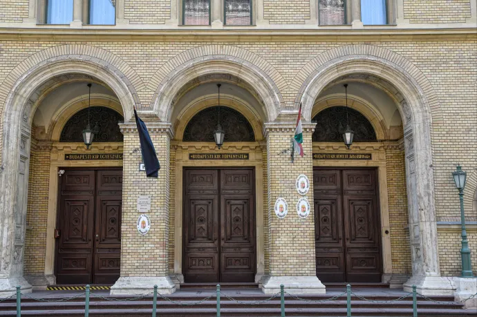 2022-ben havonta 21 ember titkosszolgálati megfigyelését engedélyezte a bíróság