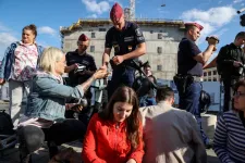 Kordonbontás a Karmelitánál: büntetőeljárást indít a rendőrség rongálás miatt