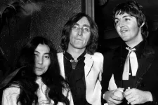 Jön „az utolsó Beatles-dal”, John Lennon hangját mesterséges intelligenciával turbózták fel hozzá