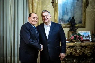 Orbán Viktor Milánóba utazik Berlusconi temetésére
