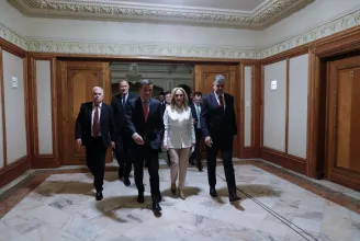 Szerdán hallgatják meg a miniszterjelölteket, itt a teljes névsor