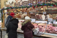 A magyar lakosság több mint fele szegényedik, egy szűk réteg gazdagszik