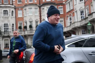 Boris Johnson szándékosan vezethette félre a parlamentet a partygate-ügyben