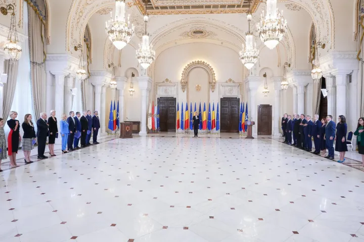 Iohannis megdicsérte a leköszönt Ciucă-kormányt, és sok sikert kívánt az új minisztereknek
