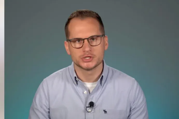 Vádat emelt az ügyészség a Deák Dánielt csőbombával fenyegető kommentelő ellen