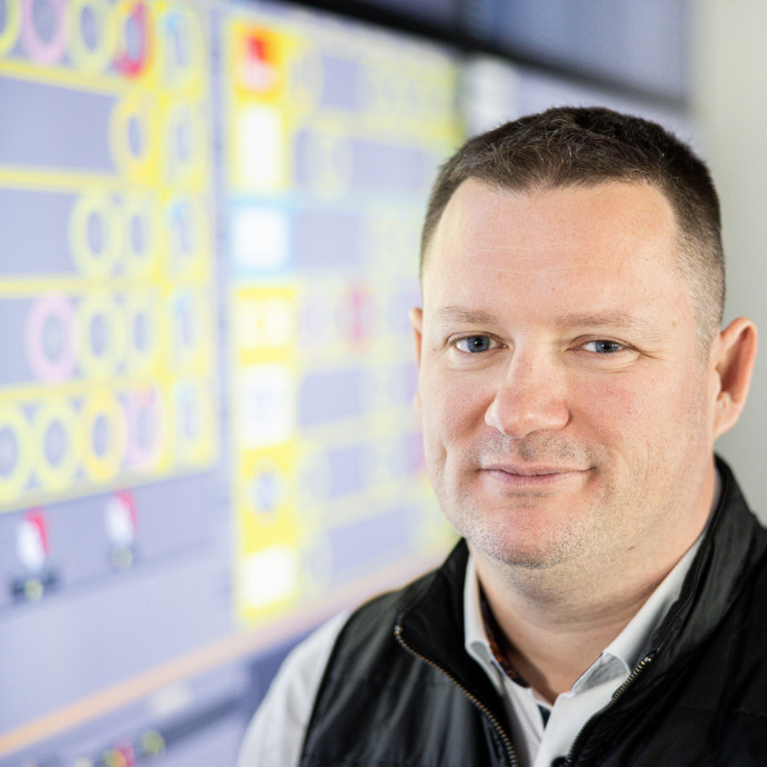 Kis magyar informatikai cégek fúziójával tör világsikerre a Gloster