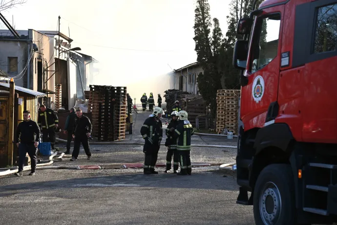 A belügy nem köt új biztosítást a tűzoltóknak, mostantól maga fizeti ki a kártérítéseket