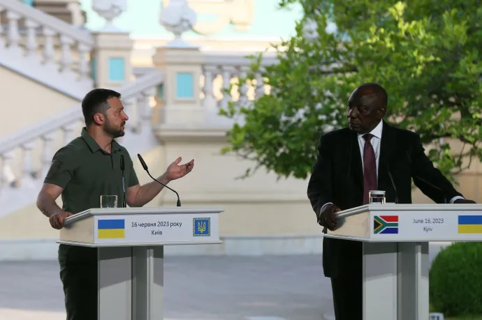 Feltartóztatták Varsóban a Kijevbe tartó dél-afrikai elnök testőreinek egy részét, akik rasszizmussal vádolják a lengyeleket