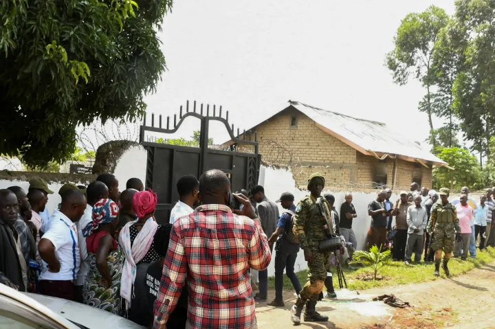 Machetékkel gyilkolt az Iszlám Állam: 37 diákot öltek meg Ugandában