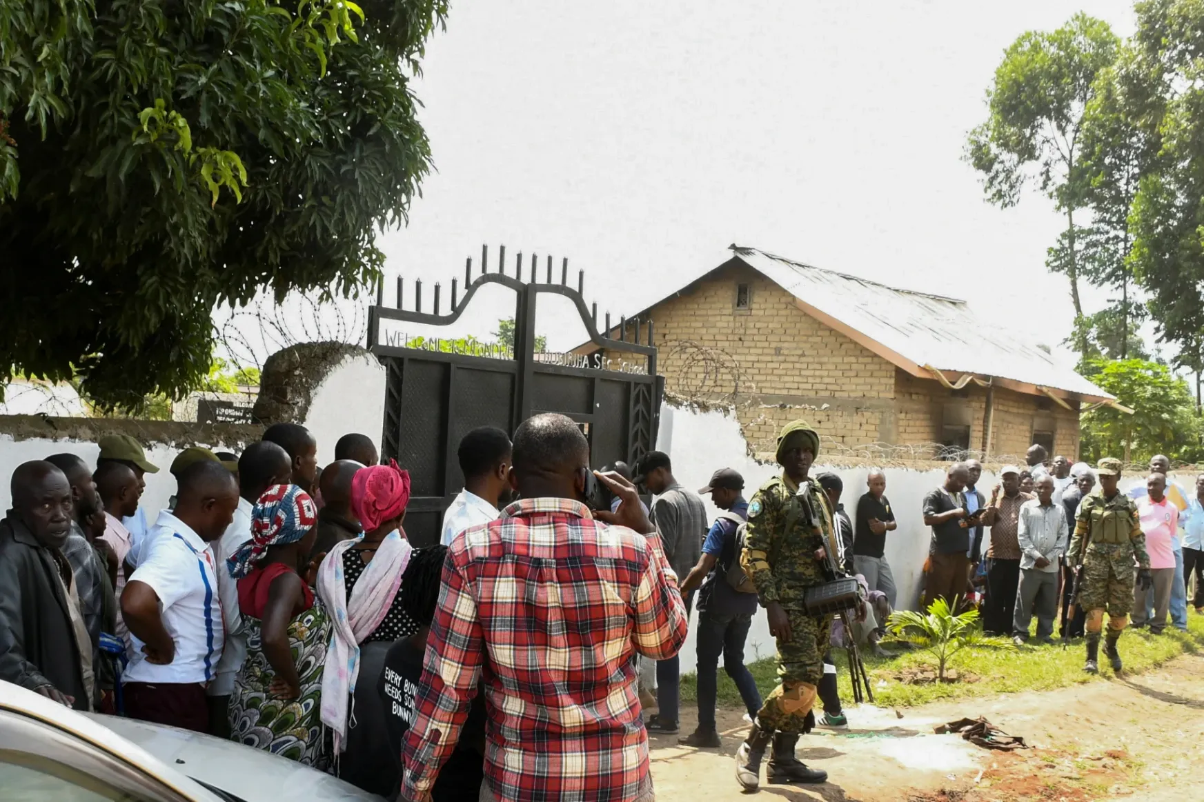 Machetékkel gyilkolt az Iszlám Állam: 37 diákot öltek meg Ugandában