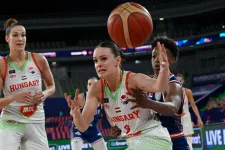 Magyarország legyőzte a végső győzelemre is esélyes Szerbiát a női kosárlabda-Eb-n, ezzel a legjobb nyolc között van