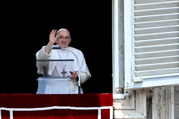 Ferenc pápa először jelent meg nyilvánosan június 7-ei műtétje óta – Fotó: Tiziana Fabi / AFP 