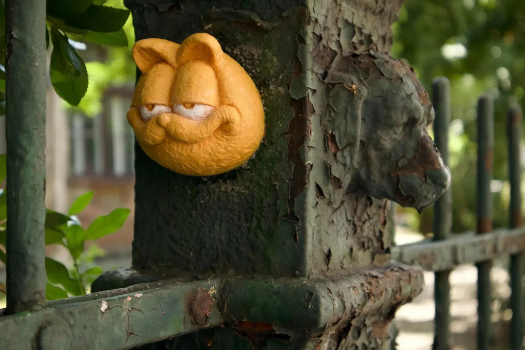 45 éves lett Garfield, színes szobrot készített róla Kolodko