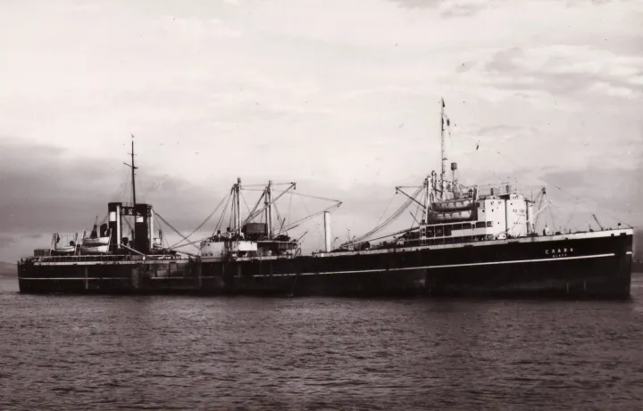 A Slava bálnafeldolgozó hajó – Fotó: Wikipedia / collection of Michael Murphy 