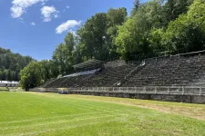 Egy budai luxusvilla áráért hirdetnek egy vidéki stadiont