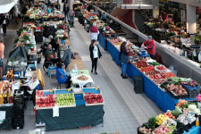 8 hónapja ér kevesebbet a fizetésünk, de már látszik a fény az alagút végén