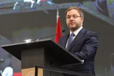Orbán Balázs reagált Azahriah politikai tartalmú dalszövegére