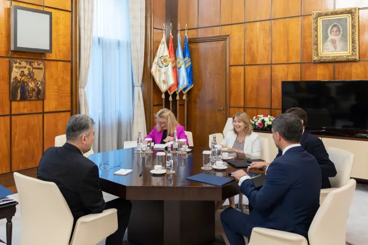 Vízummentességről, stratégiai partnerségről tárgyalt Ciolacu az amerikai nagykövettel