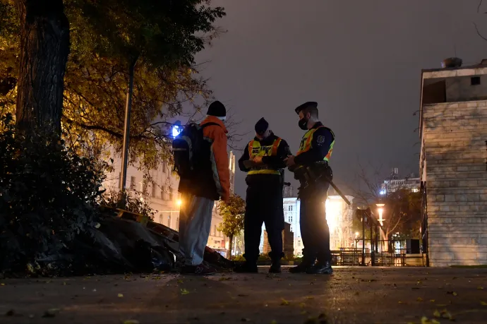 A rendőrség nem igazán tudja nyomon követni a szabadon engedett külföldi embercsempészeket